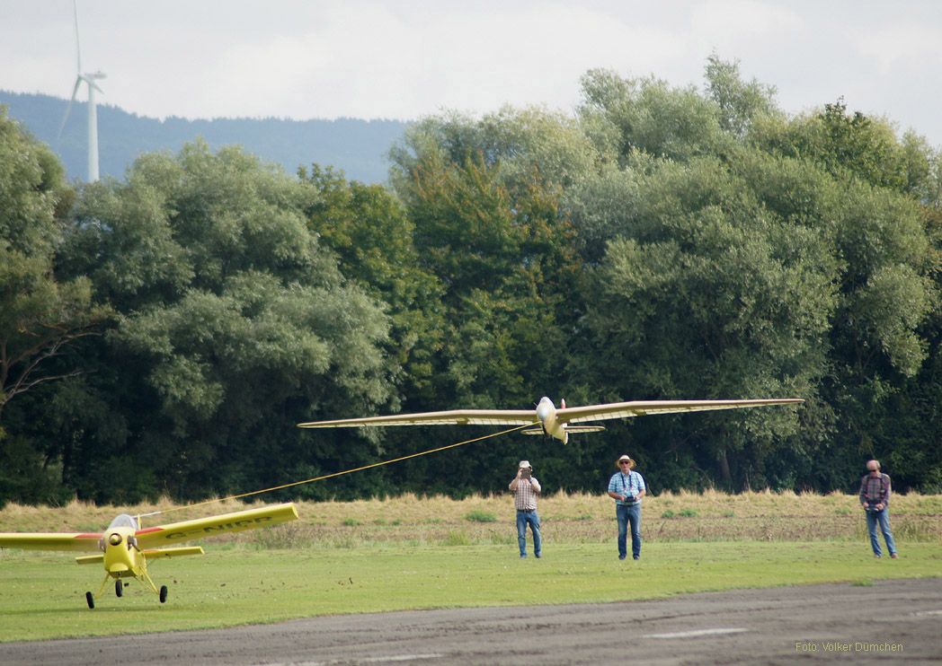 Knut Becker schleppt mit seinem "Tipsy Nipper" 