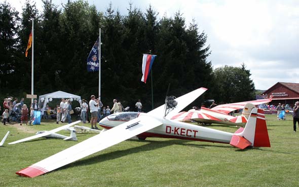 "SF" mit Klapptriebwerk