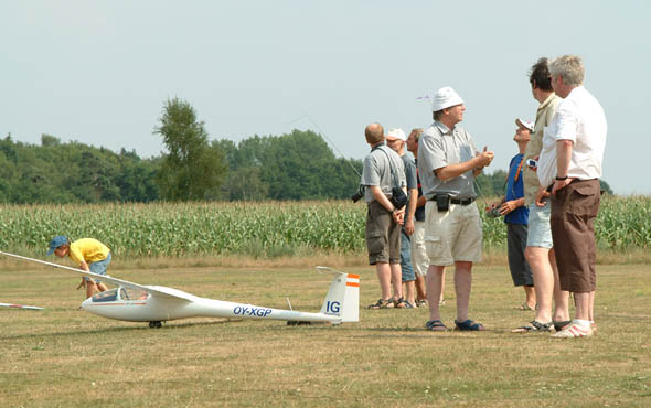 Der Nachwuchs trifft schon mal die Startvorbereitung