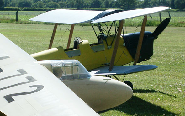 "Weihe" und "Tigermoth"