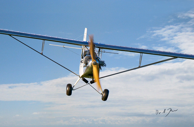 Taylor E-2 CUB im Flug